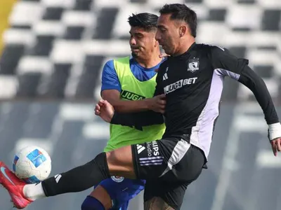 Colo-Colo goleó a Deportes Santa Cruz en una inspirada jornada de Javier Correa