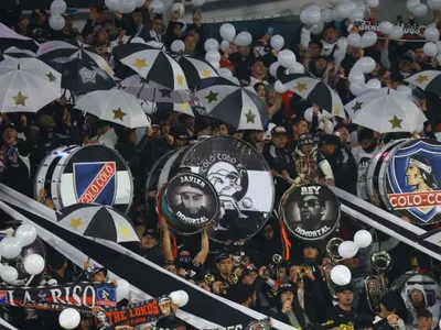 [VIDEO] «Te vinieron a ver»: La masiva llegada de hinchas de Colo-Colo al duelo frente a Junior en el Estadio Metropolitano