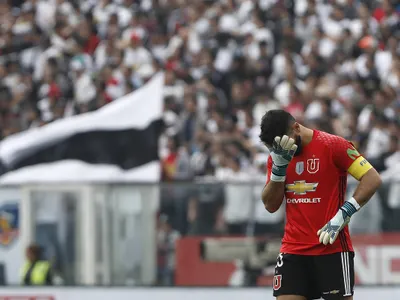 ¿Qué pena, no? El gran lamento de Johnny Herrera ad portas de un nuevo Superclásico