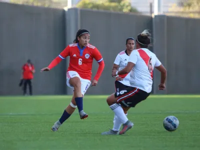 Jugadora de Colo-Colo enfrentó a River Plate de cara al Sudamericano Sub 20