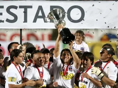 «Gracias a dios estamos bien»: Ex Colo-Colo sufre violenta encerrona en Santiago