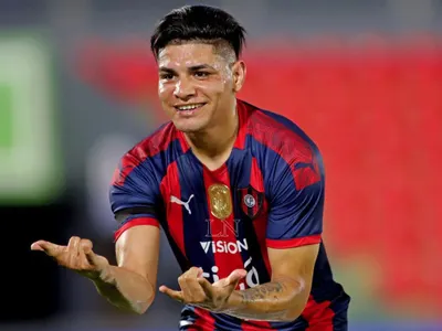 Fue a la FIFA: La demanda de Claudio Aquino que dejó a Cerro Porteño con prohibición de fichar jugadores