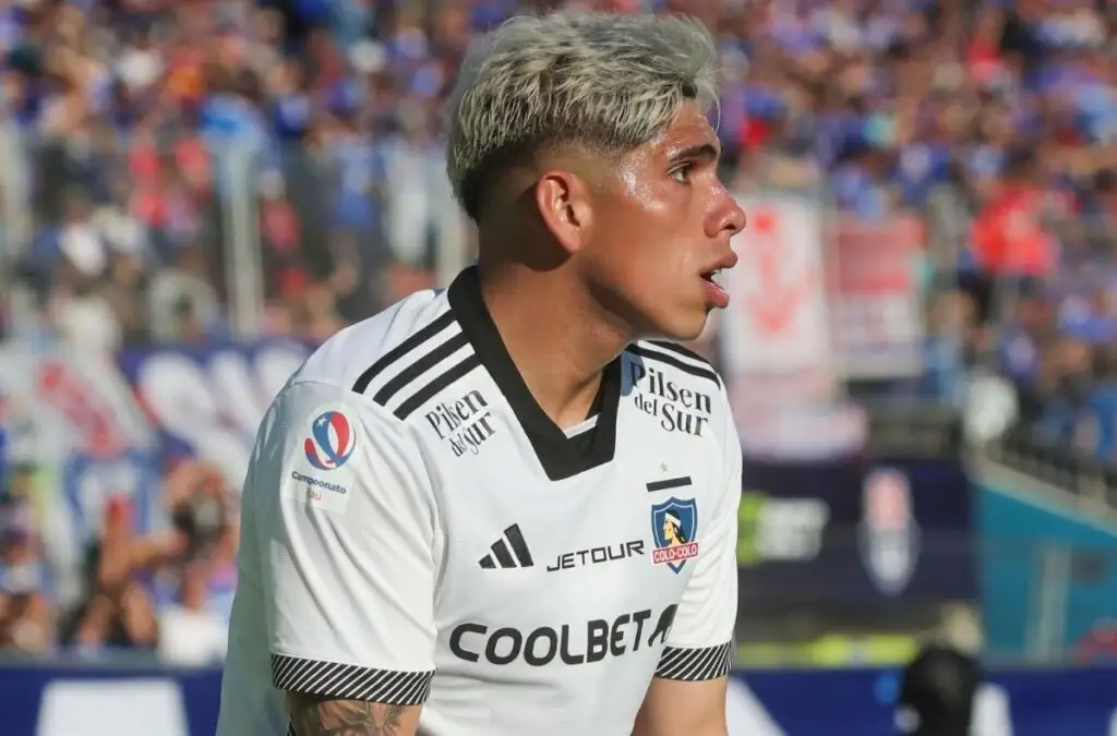 Colo-Colo rechazó oferta de Boca Juniors por Carlos Palacios.