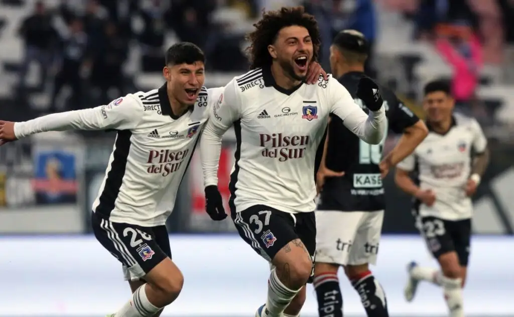 Maximiliano Falcón extendió su vínculo con Colo-Colo hasta finales del 2025.