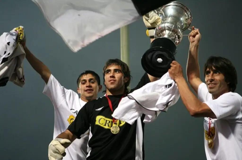 Claudio Bravo decidió no jugar en Colo-Colo para 2025.