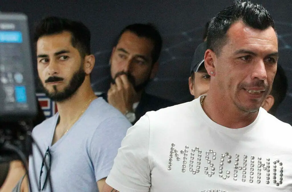 Esteban Paredes y Johnny Herrera, los últimos grandes ídolos de Colo-Colo y la «U», respectivamente.
