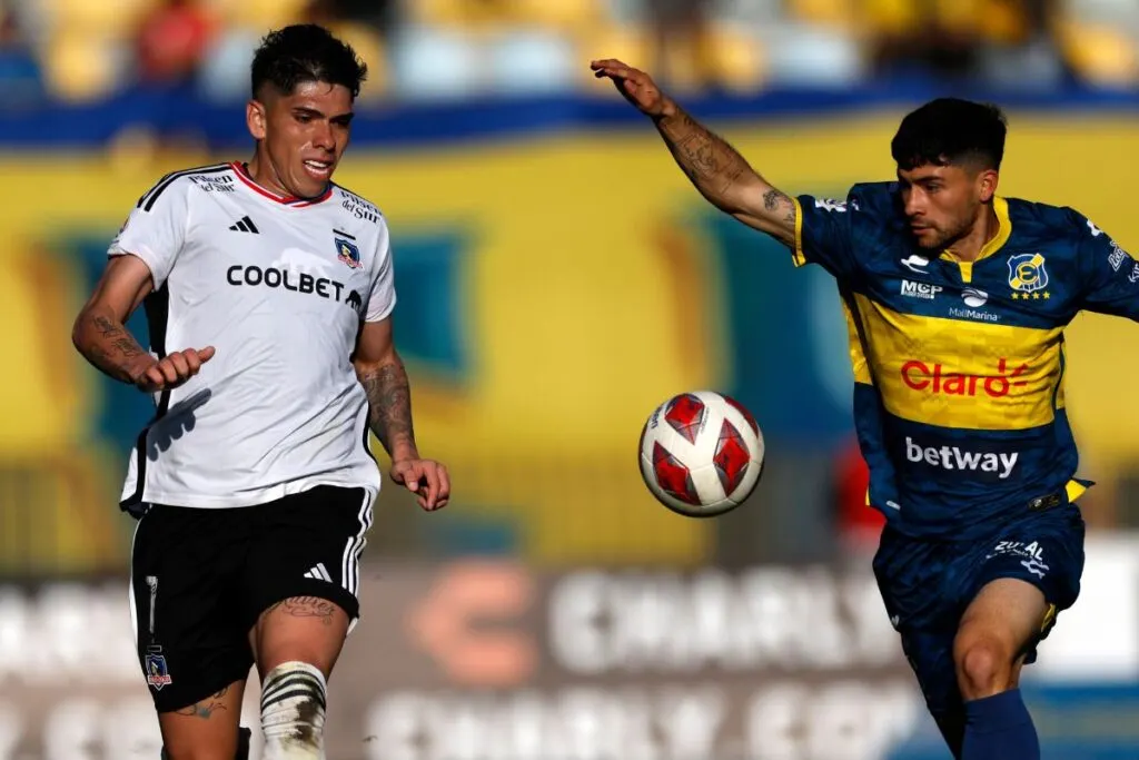 Cristián Riquelme jugando contra Colo-Colo foto de Agencia Aton