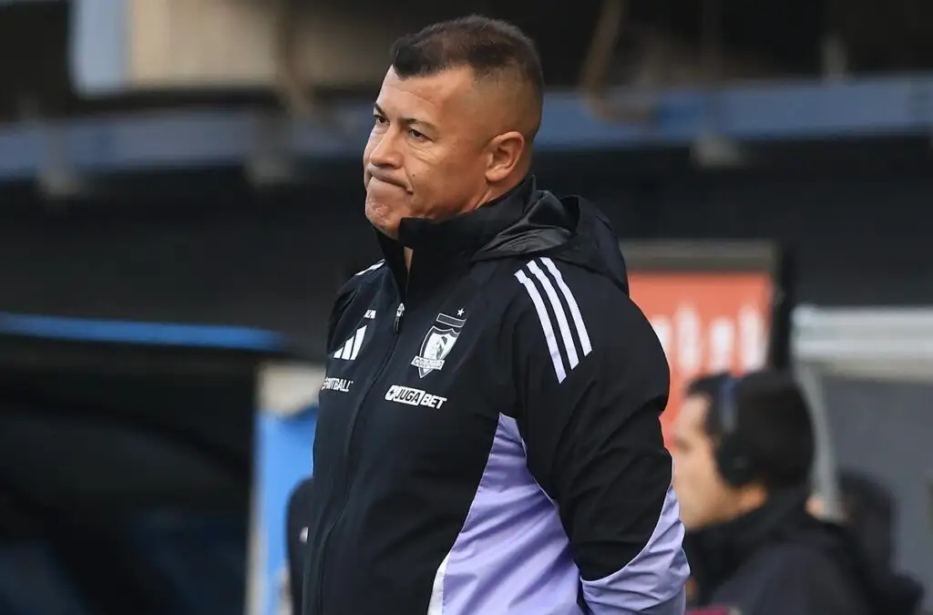 Almirón no dio pie con bola con las modificaciones ante Audax. Foto: Felipe Zanca/Photosport.