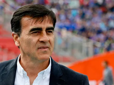 «No se puede hacer nada»: Marcelo Barticciotto se refirió a una posible oferta de «La Roja» por Gustavo Quinteros