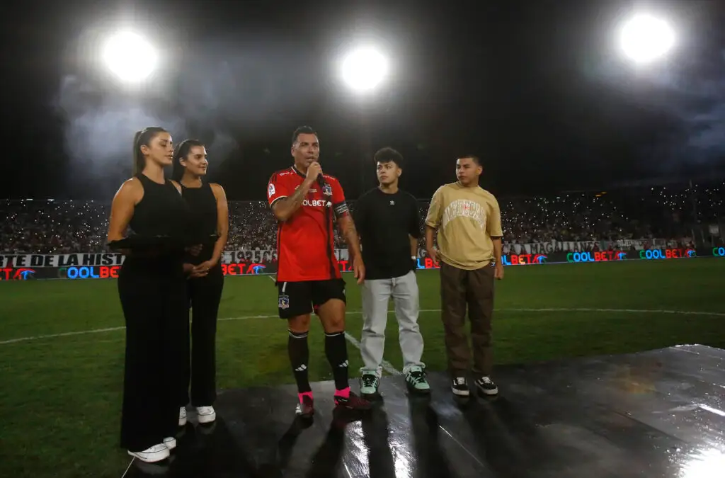 Los hinchas reclamaron por el audio en el Estadio Monumental.