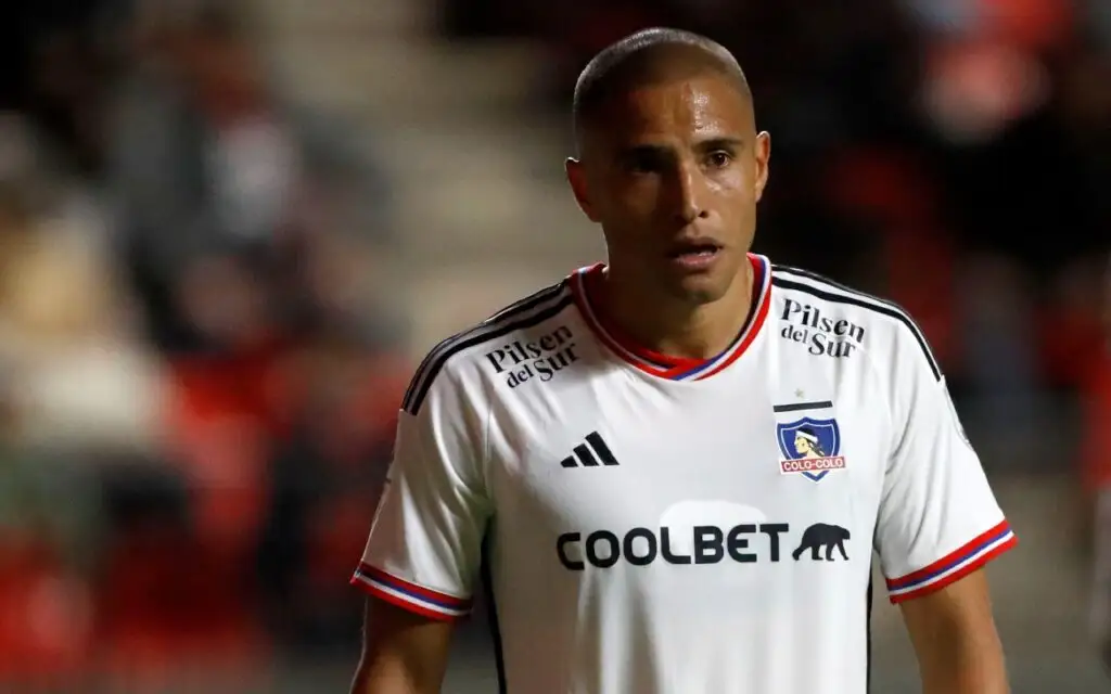 Leandro Benegas no aprovechó su oportunidad y volverá a ser suplente en Colo-Colo.