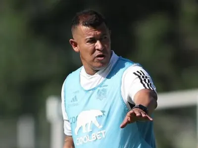 Ex delantero de Colo-Colo no confía en Almirón y mostró su preocupación para el Superclásico: «Es resultadista»