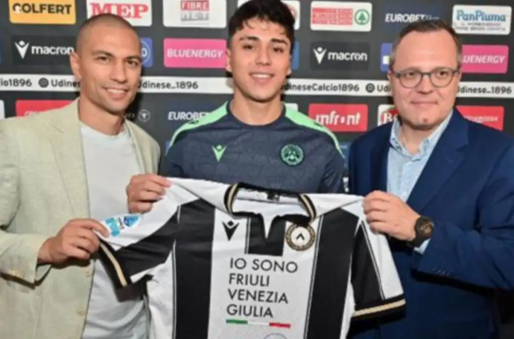 Damián Pizarro fue presentado como nuevo jugador de Udinese.