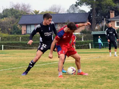 Con gol de un juvenil olvidado: Colo-Colo cerró su intertemporada en Argentina con un empate ante Tigre