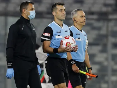 Comisión de árbitros castigará a Fernando Vejar por penal no cobrado a Colo-Colo