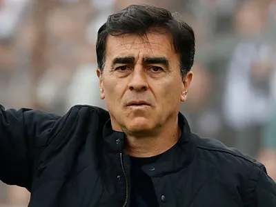 Rompió el silencio: Gustavo Quinteros confirmó noticia que preocupa a Colo-Colo para el 2024