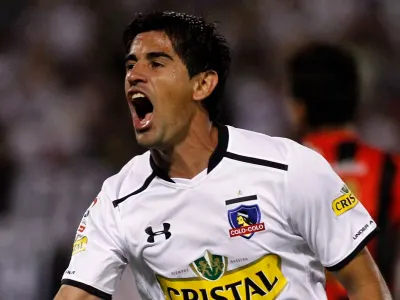 «El mejor central extranjero de Colo-Colo»: Julio Barroso se llena de elogios tras retirarse del fútbol