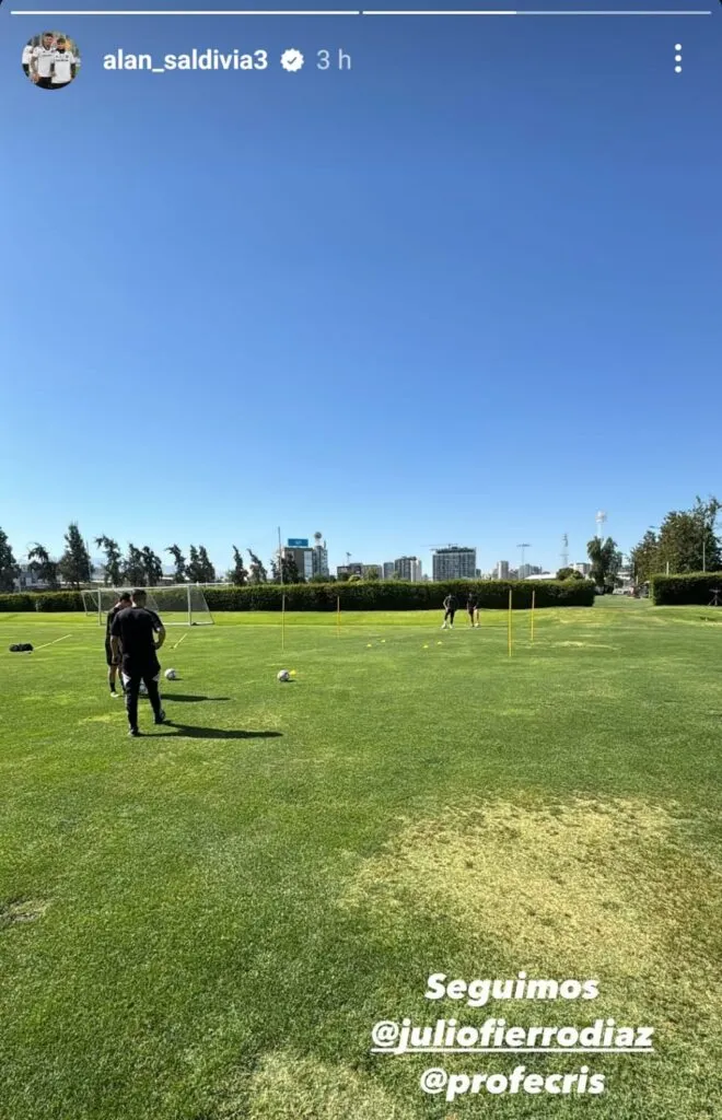 Historia de Alan Saldivia con Julio Fierro en Instagram mientras están en el Estadio Monumental.