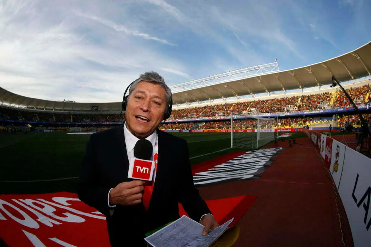 Futbol, Brasil v Paraguay. Copa America 2015. El comentarias te televisión y ex seleccionado chileno, Patricio Yáñez, asiste al partido de cuartos de final de la Copa America 2015 entre Brasil y Paraguay disputado en el estadio Ester Roa de Concepción, Chile. 27/06/2015 Andrés Piña/Photosport******** Football , Brazil v Paraguay. Copa America Championship 2015 . Chilean former player, PAtricio Yáñez, attends to the 2015 Copa America football championship quarterfinal match between Brazil and Paraguay at the Ester Roa stadium in Concepción, Chile. 27/06/2015 Andrés Piña/Photosport