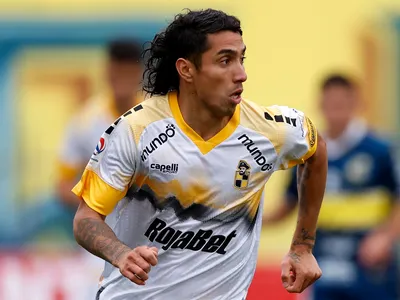 Ni Colo-Colo ni la ‘U’: Se revelaron los tres destinos que ya lanzaron ofertas por Luciano Cabral