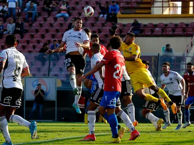 «No puede ser jugador de este club»: Hinchas albos lapidan a futbolista de Colo-Colo tras el duelo ante la UC