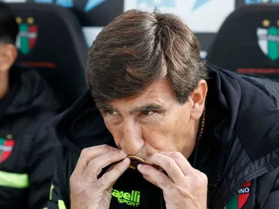 Gustavo Costas le manda una fuerte advertencia a Colo-Colo y aclara que Palestino aún sueña con el título