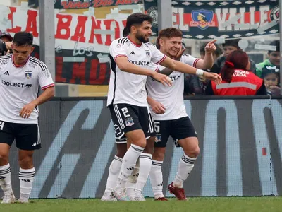 Amor y odio: Hinchas ironizaron en redes sociales con el correcto desempeño de resistido jugador de Colo-Colo ante Audax Italiano