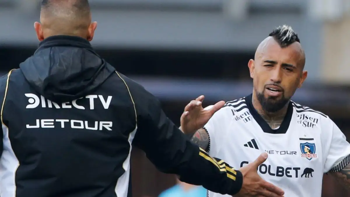 Jorge Almirón adelantó el estado de recuperación de Arturo Vidal.