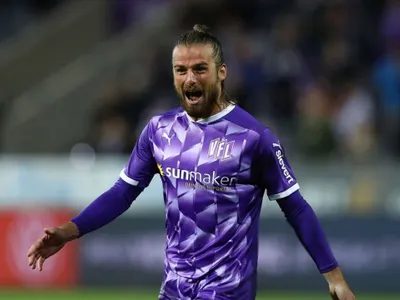 ¿Cómo juega Christian Santos?