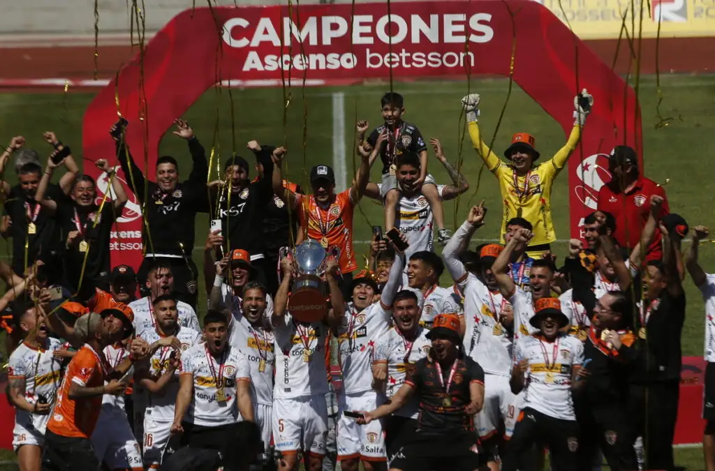 Claudio Borghi propuso más cupos de ascenso para la Primera B.