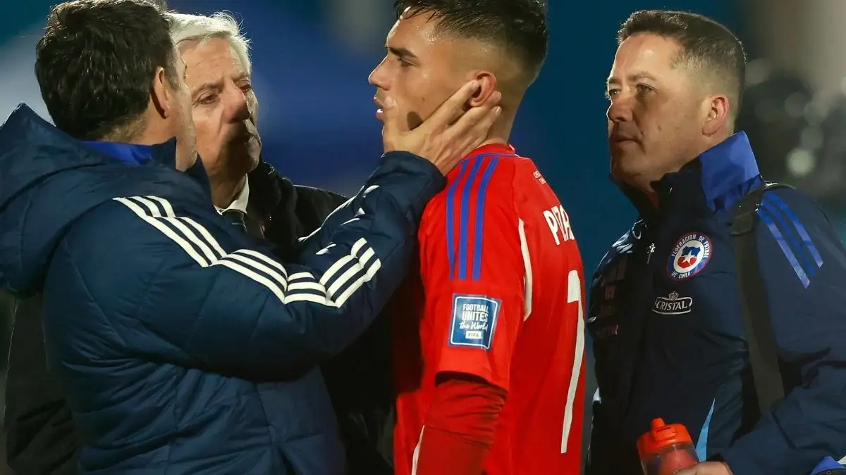 Vicente Pizarro se retiró lesionado del duelo de La Roja.
