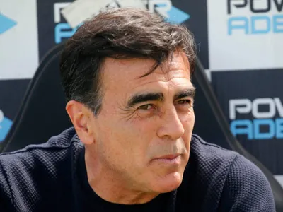 La gran sorpresa que Gustavo Quinteros alinearía como titular en el amistoso entre Colo-Colo y River Plate
