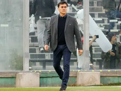 ¿Se va Quinteros? La sorprendente noticia que llegó desde Argentina y puede afectar a Colo-Colo