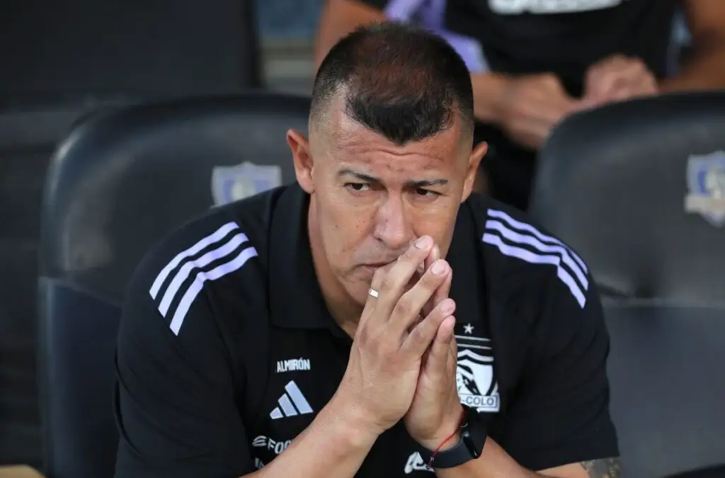 Según Toby Vega, Jorge Almirón ha entregado señales de querer irse de Colo-Colo.