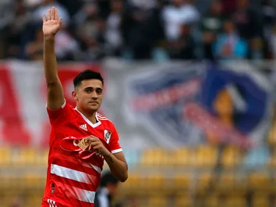 Hasta las lágrimas: El emotivo momento que vivió el papá de Pablo Solari en el Estadio Sausalito