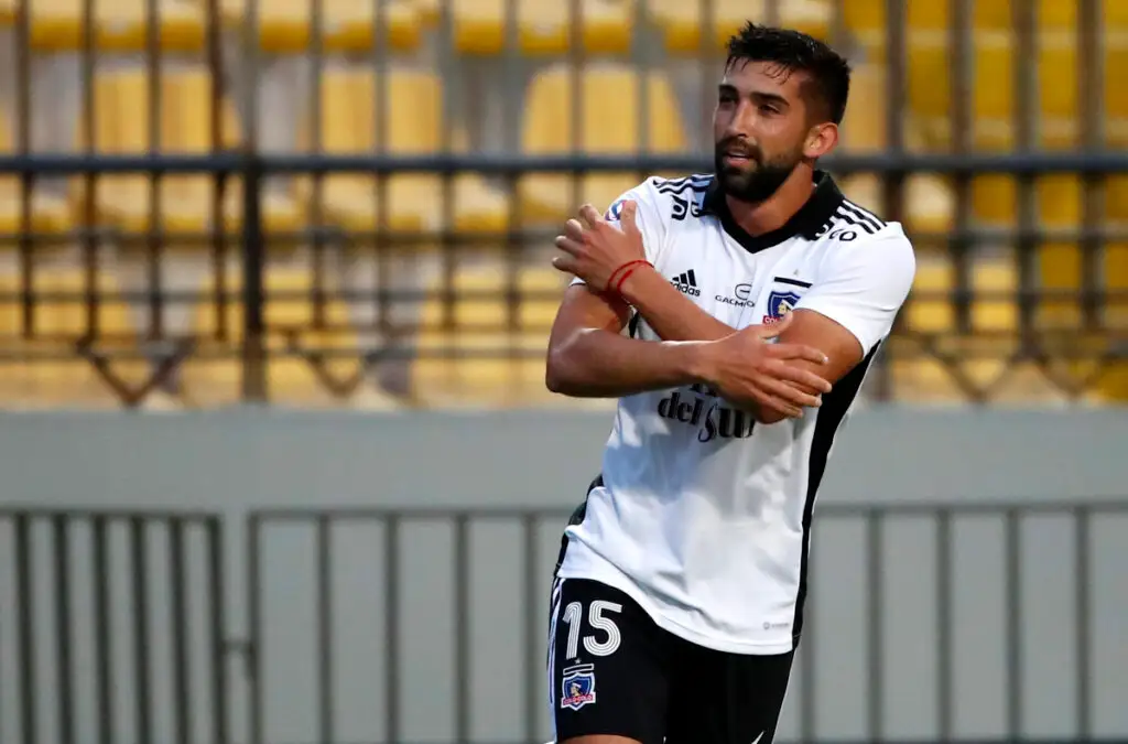 Emiliano Amor sumando minutos en el compromiso amistoso de Colo-Colo vs River Plate