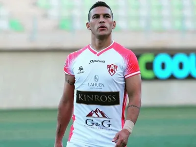 No pasó desapercibido: El polémico y comentado gesto de Isaac Díaz para los hinchas de Colo-Colo