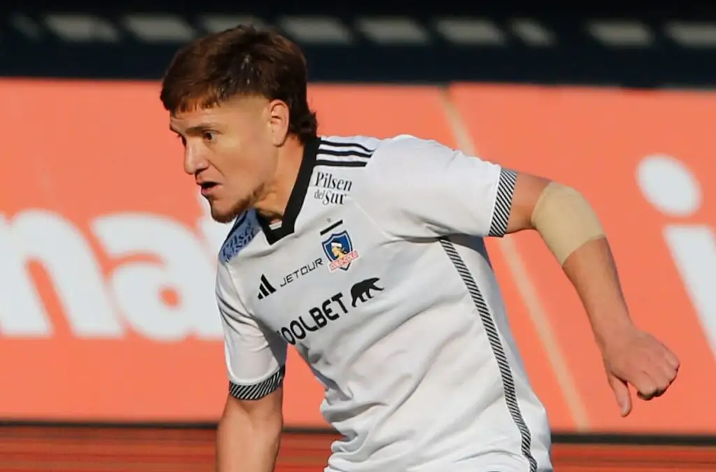 Leonardo Gil se ha convertido en uno de los jugadores más criticados por los hinchas de Colo-Colo.