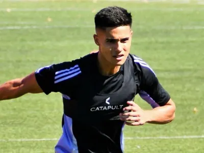 Fue reclutado con Jordhy Thompson: ¿Quién es Esteban Barraza, la nueva promesa de Colo-Colo?