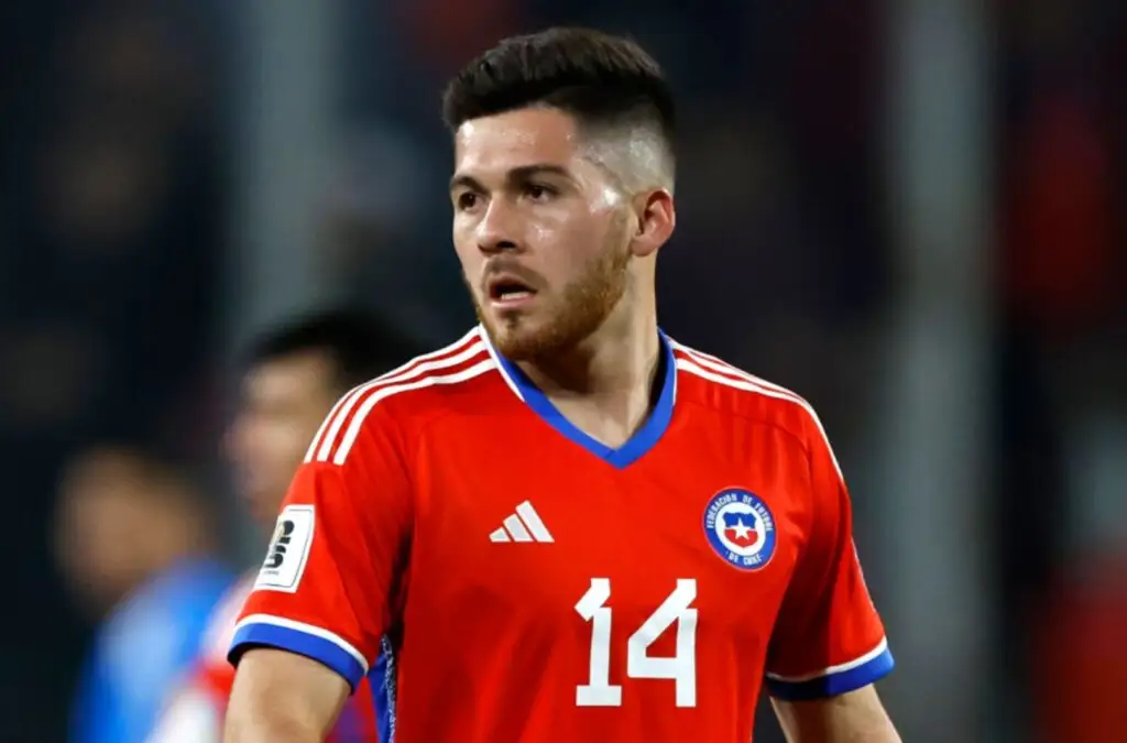 Víctor Felipe Méndez se acerca a Colo-Colo.