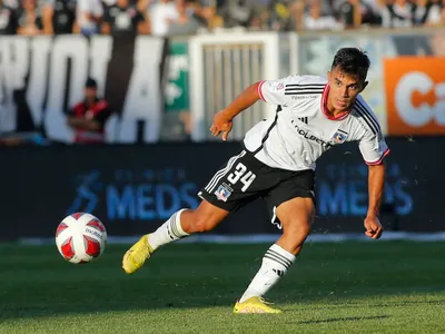 Con seis canteranos y grandes novedades: La formación que prepara Colo Colo ante Santiago City