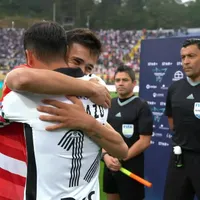 [VIDEO] Emocionante: Así se vivió la entrega de la medalla de campeón a Pablo Solari por parte de Gabriel Suazo