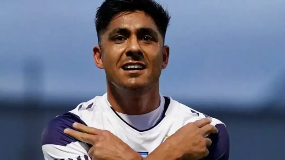 Cristián Tarragona tiene una sanción de cinco partidos en Torneo Conmebol, lo que sembra dudas en su posible fichaje por Colo-Colo.