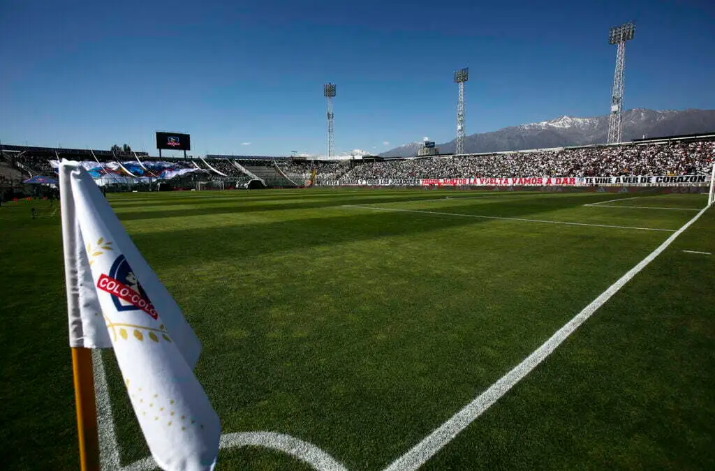 Estadio Monumental recibirá el encuentro entre Curicó Unido y Cerro Porteño.
