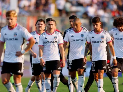 Saldrían a préstamo: Los dos nuevos jugadores de Colo-Colo que no serían considerados por Almirón