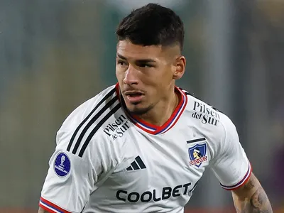 Pudo salir del club: Revelan el tremendo sacrificio que realizó Alan Saldivia para seguir en Colo-Colo con un disputa de por medio