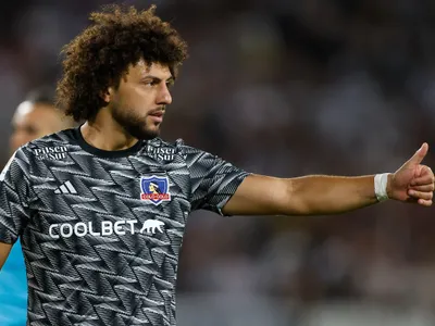 Lo acusó de «ventajero»: Referente de la U disparó contra Maximiliano Falcón tras ser figura de Colo Colo vs Monagas