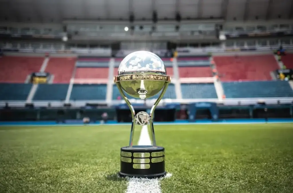 Pelé Álvarez exigió que Colo-Colo llegue a la final de la Copa Sudamericana.