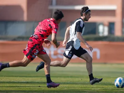 Marco Rojas tuvo su debut con Colo-Colo en un amistoso en el Estadio Monumental