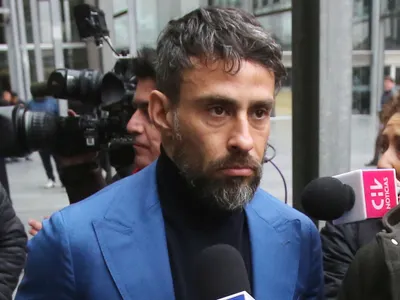 A pesar de defenderse: Jorge Valdivia fue detenido y será formalizado tras denuncia por delito sexual